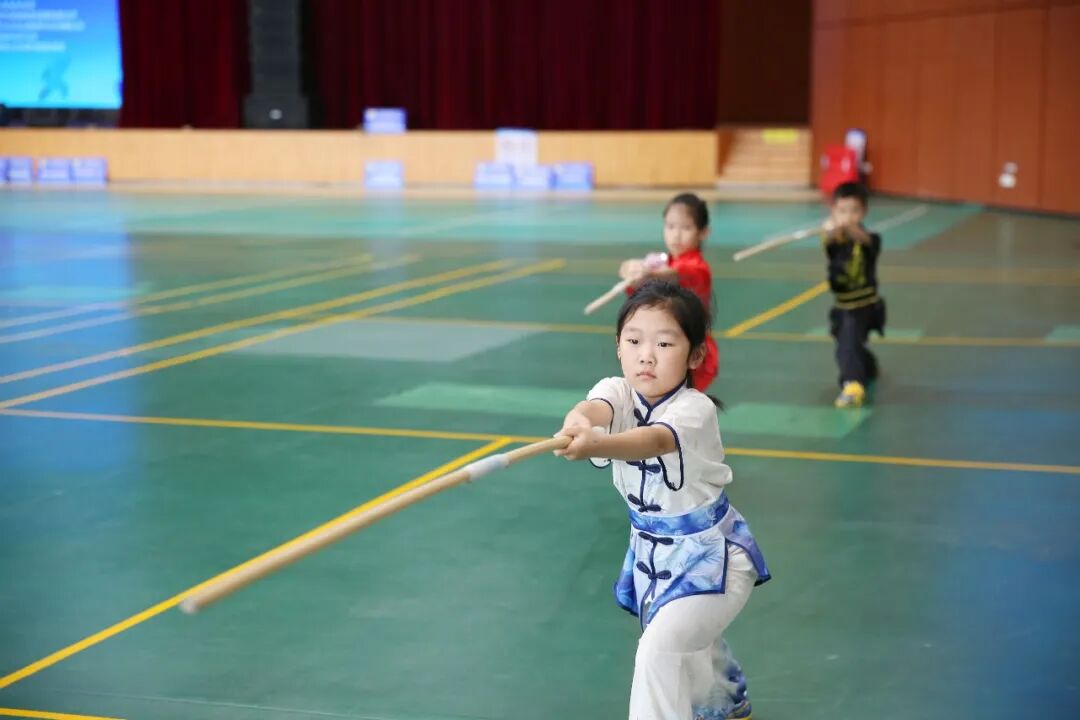 赛场上的养正萌娃